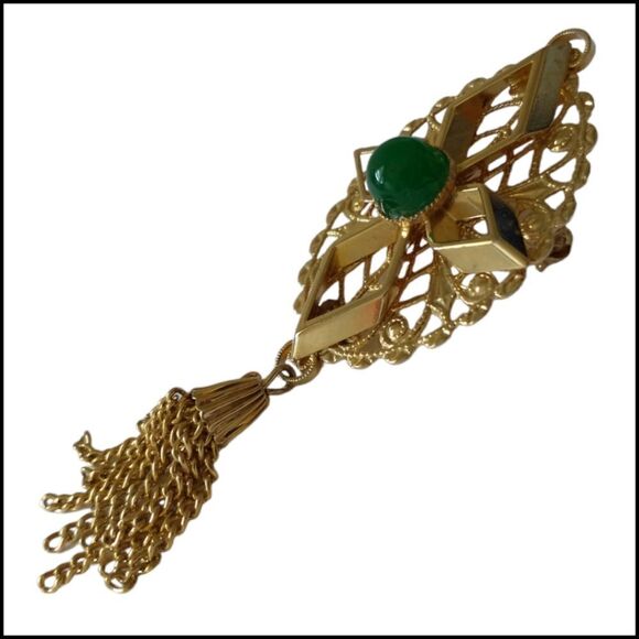 Sarah Coventry Peking Brooch Tassel Pin Filigree Gold Tone Green Glass Cabochon - Picture 10 of 16